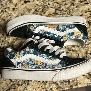 Little girl vans size 1 🩷